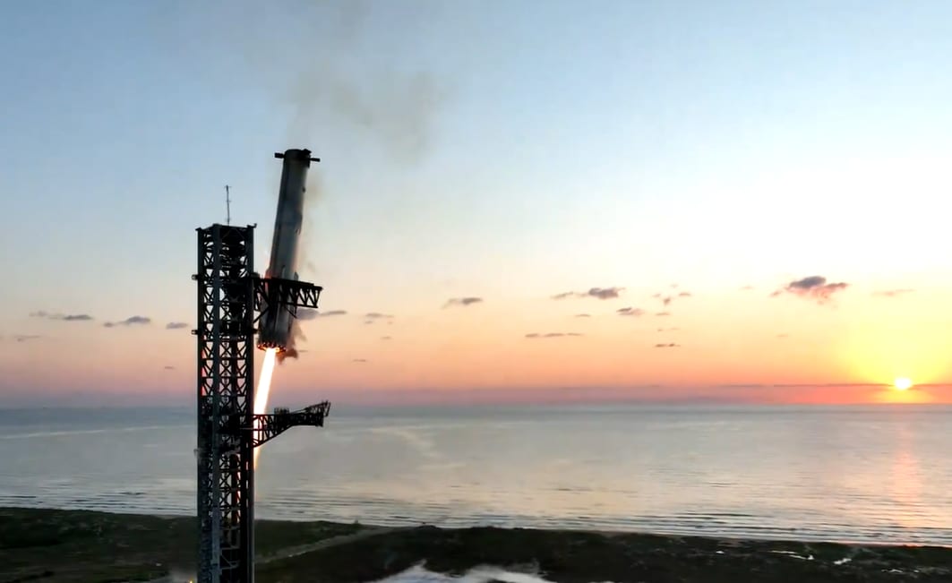 SpaceX Starship rocket launch: Flight 5 catches booster